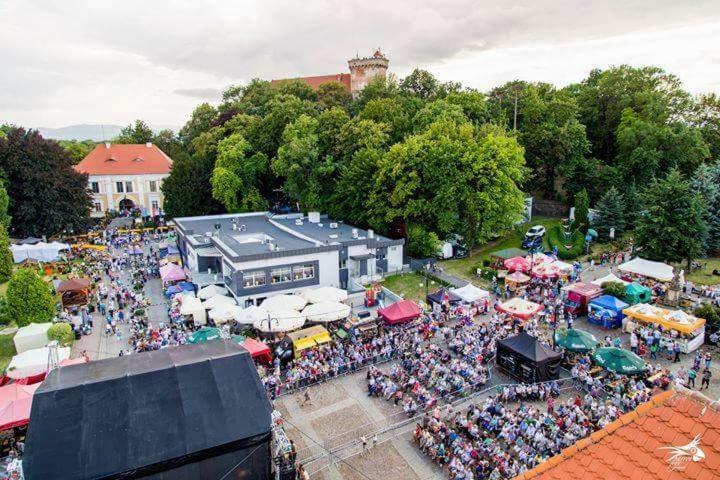 Der Kleine Bauernhof Keine Arbeiter Zadnych Pracownikow Lubiatow (Opole) Exterior foto
