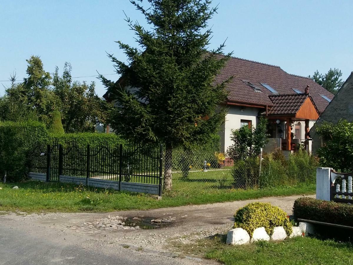 Der Kleine Bauernhof Keine Arbeiter Zadnych Pracownikow Lubiatow (Opole) Exterior foto